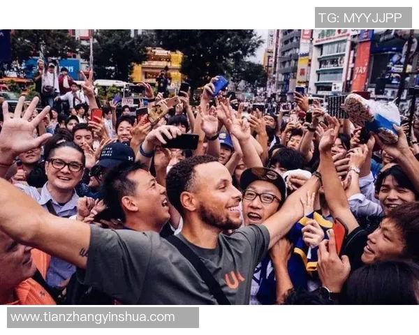 中国足球球迷热情助力球星崛起 他们是背后无声的力量 中国足球球迷热情助力球星崛起 他们是背后无声的力量