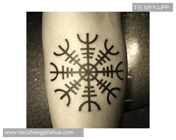 足球明星纹身艺术展示：揭秘球场背后的独特个性与文化符号