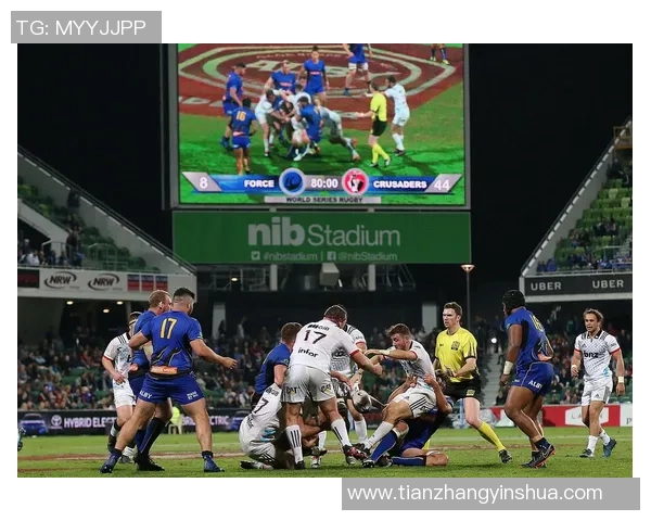 球星们齐聚足球场展示超凡技艺与精彩对决